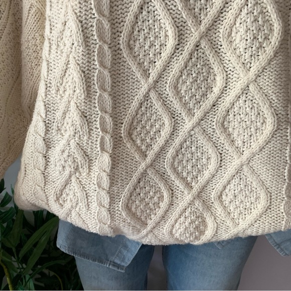 v i n t a g e :: Chunky Fisherman Aran Cable Knit Sweater - Picture 3 of 13